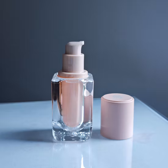 良質のカスタムロゴ 30 50 60 100 ミリリットル透明正方形リキッドファンデーションエマルジョン化粧品プレスボトル