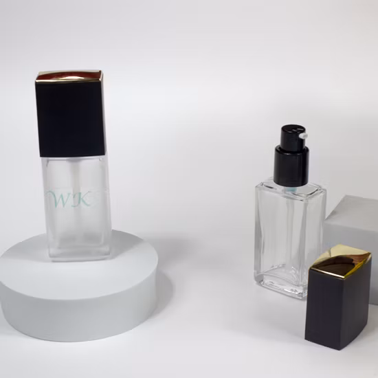 30 ミリリットル透明正方形ガラス液体ファンデーション容器 Bb クリームメイクアップ化粧品ポンプローションボトル